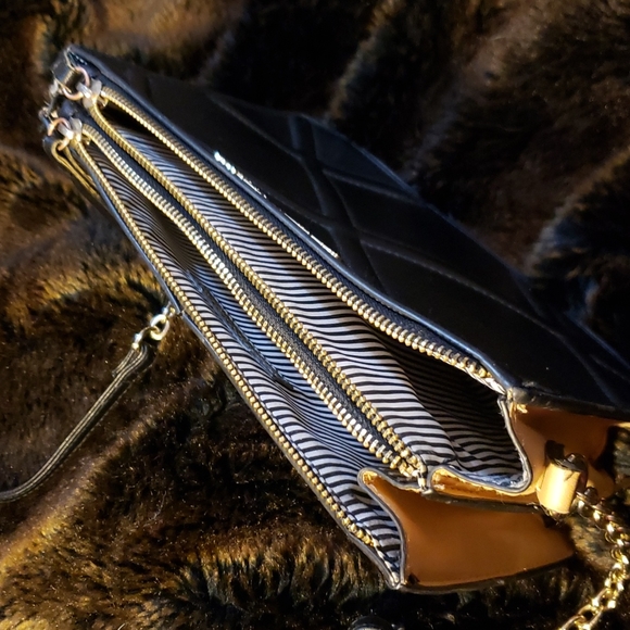 A Satchel - Picture 4 of 8